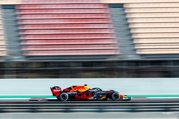 Aston Martin Red Bull Racing RB16, #23 Alex Albon