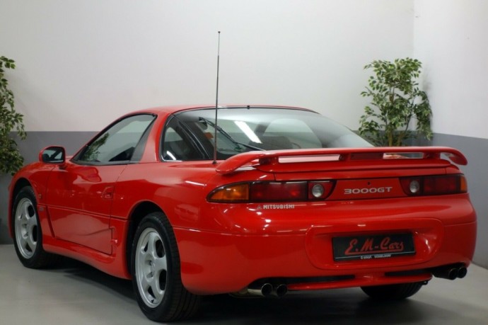 Šis bei tas neįtikėtino: „Mitsubishi 3000GT“ parduodamas su 800 000 kilometrų rida