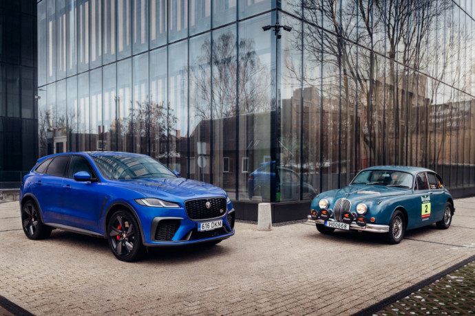 Jaguar F-Pace SVR ir Jaguar MKII - 3