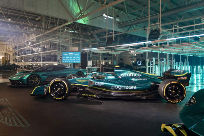 „Aston Martin“ atskleidė, kaip atrodys jų F1 bolidas 2022 metų sezone