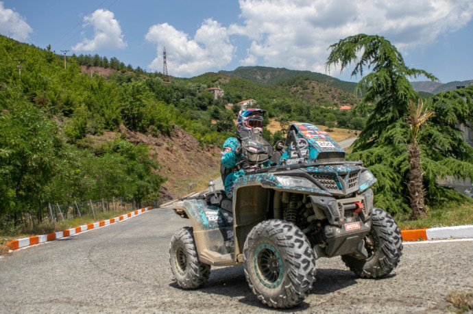 Pragaras rojuje: „CFMOTO Thunder Racing Team“ įveikė pirmąją Albanijos ralio dieną