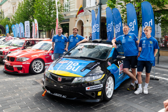 „Aurum 1006 km lenktynės“ iš arčiau – sostinės Gedimino prospekte