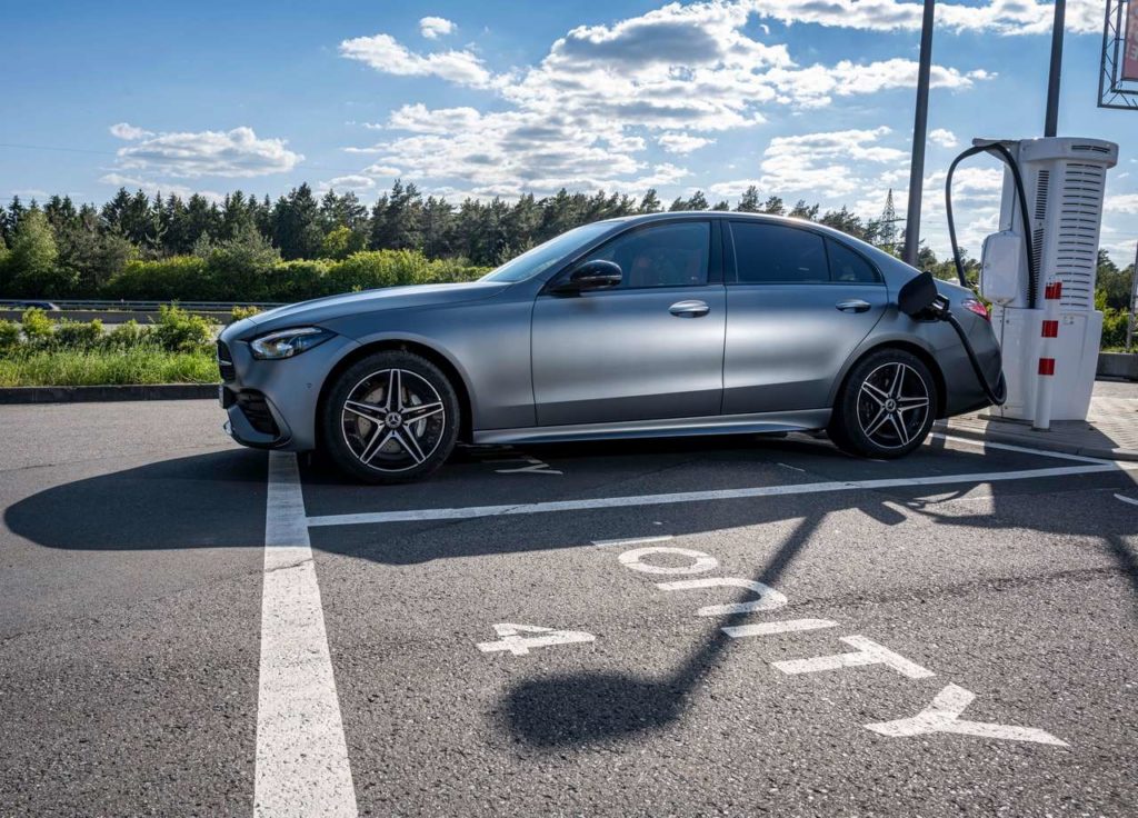 Mercedes-Benz C 300 e AMG Line